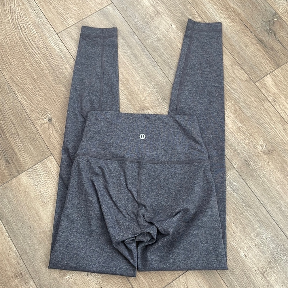 Like NEW. Lululemon leggings.
